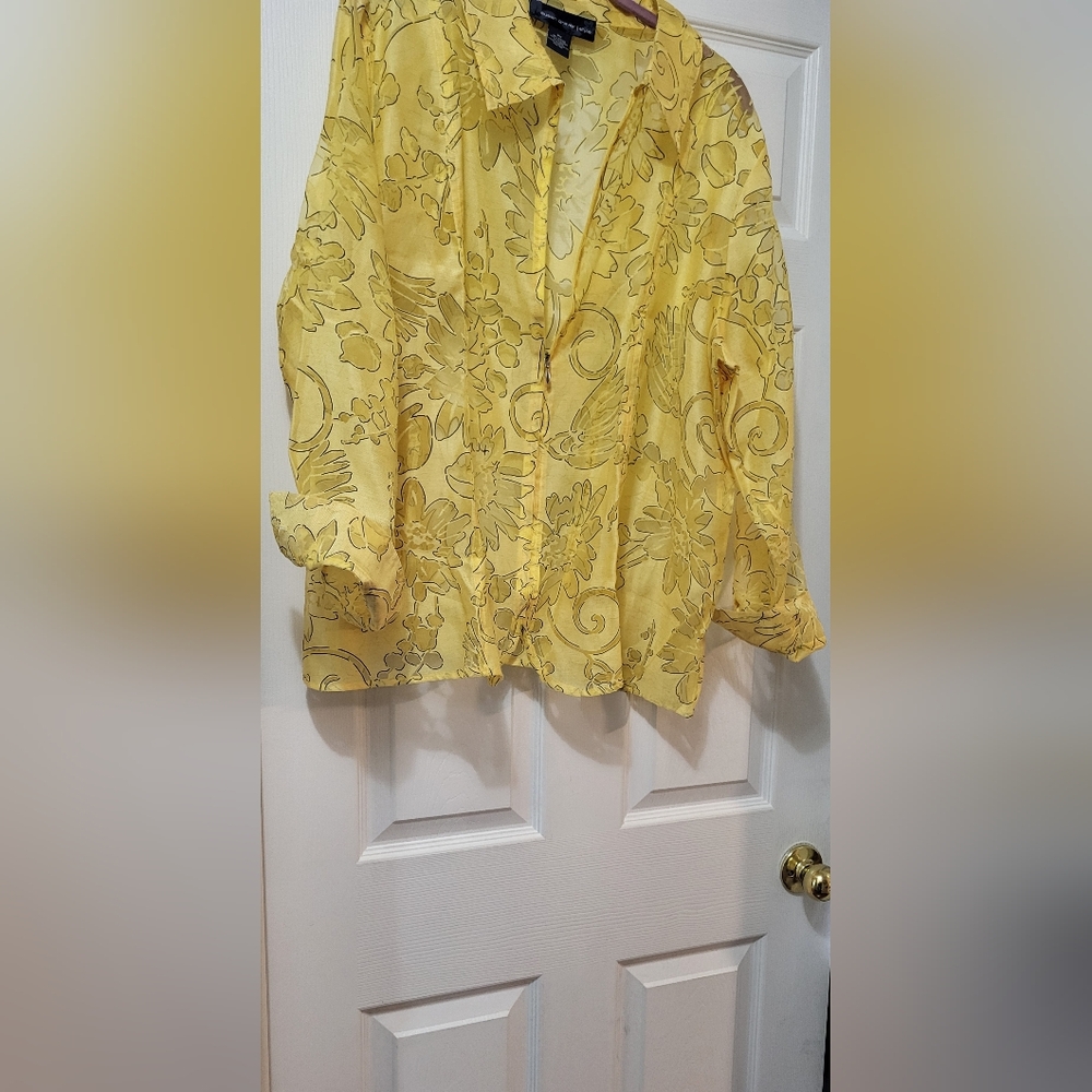 Susan Graver Sheer Yellow Zip Up Floral Print Top - Picture 6 of 6